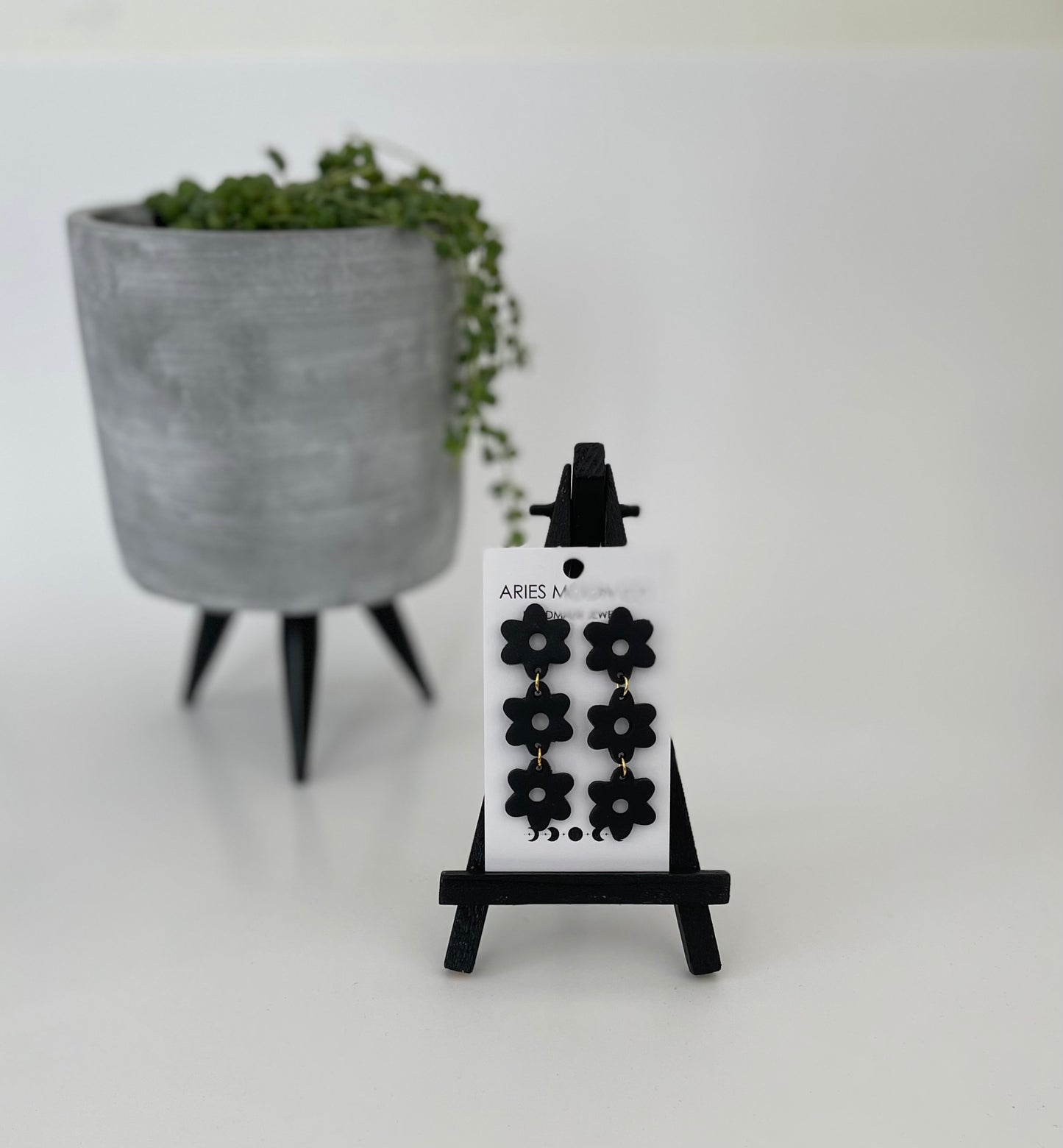 Black Daisy Dangle